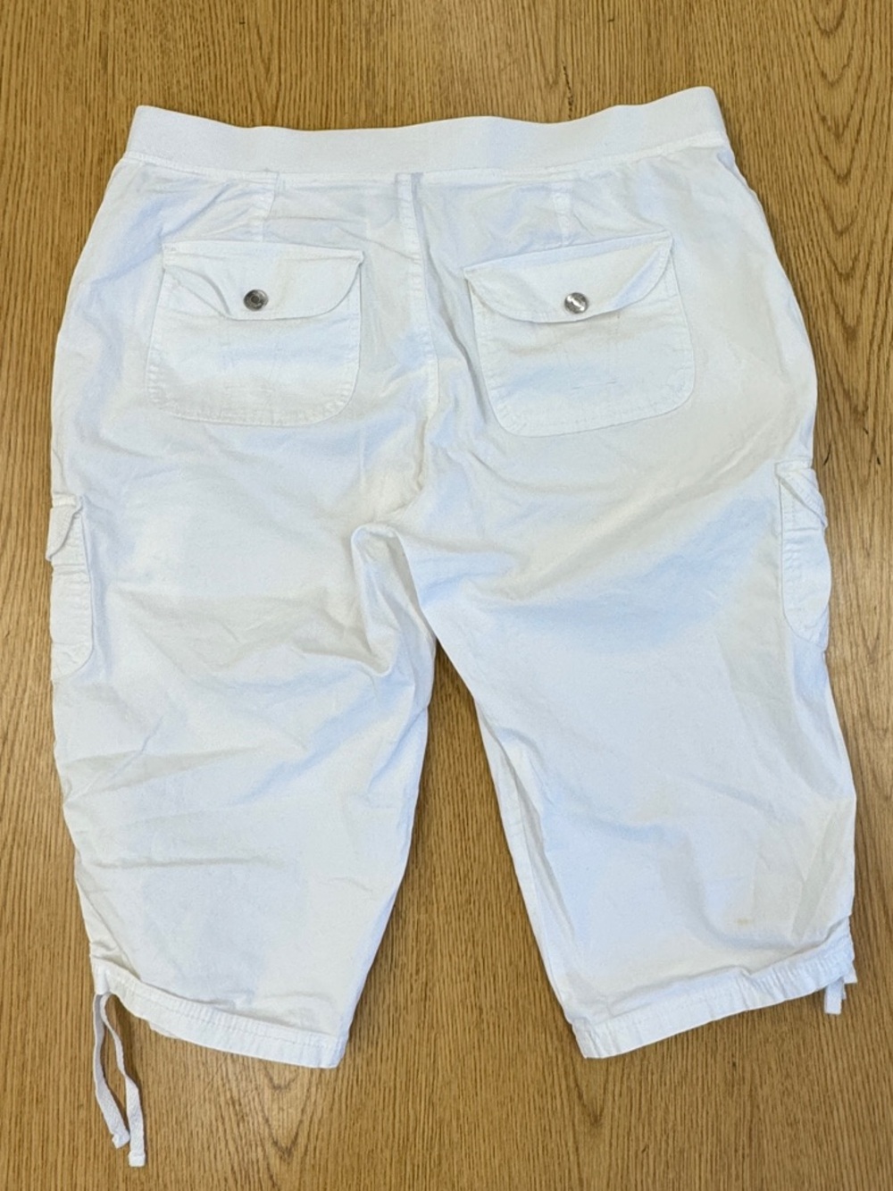 Gloria Vanderbilt Women’s White Cotton Blend Cargo Capri Pants Size 12 - Picture 9 of 10